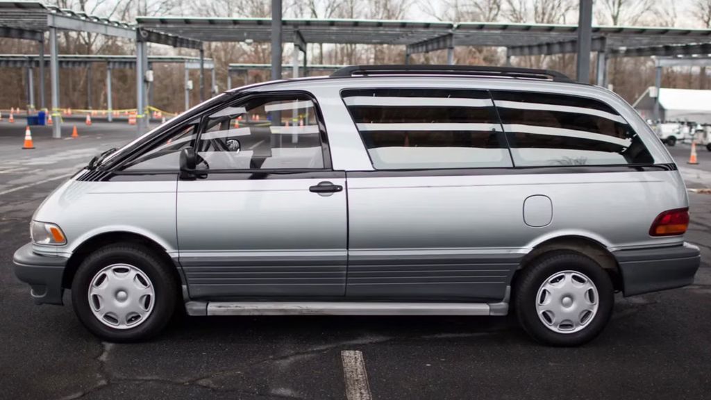 Toyota Previa története