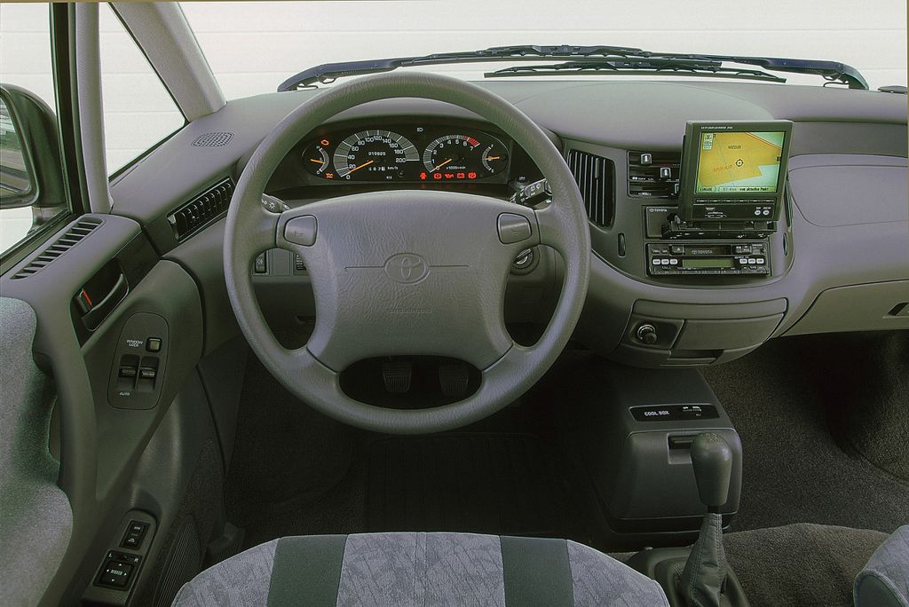 Toyota Previa története