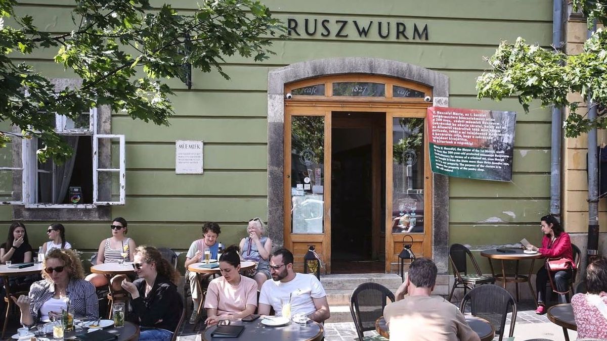 Átvette a budavári önkormányzat a Ruszwurm cukrászdát