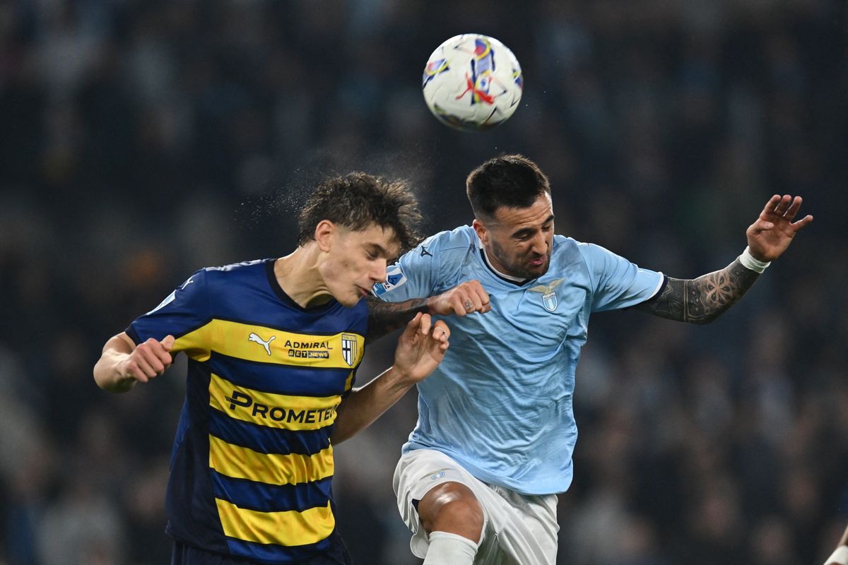 Giovanni Leoni (balra) nagy nyeresége lehet a Liverpool csapatának