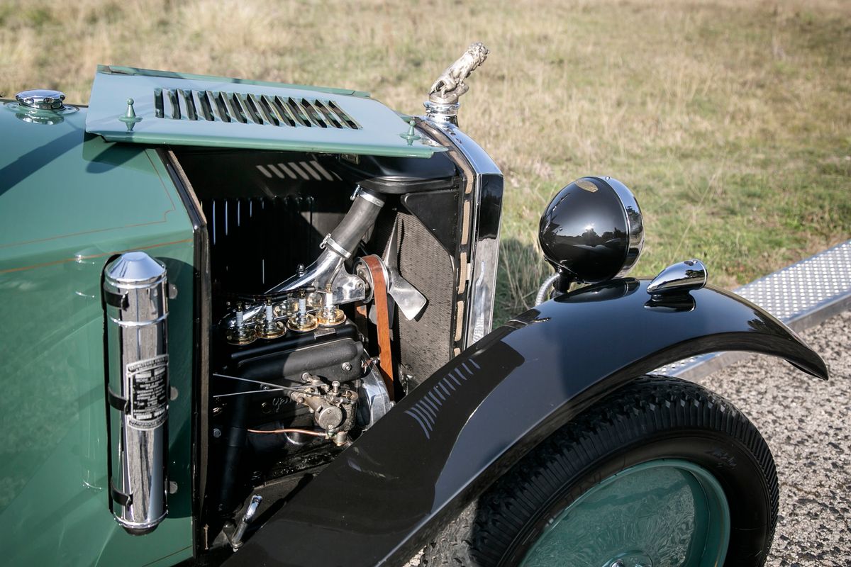 Peugeot veterán autó