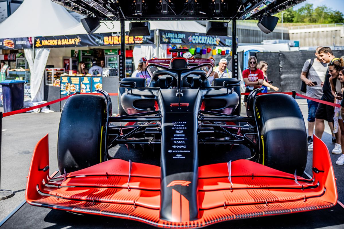 F1-es autó testközelből - ez is megcsodálható volt a Hungaroringen