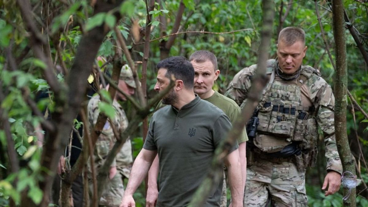 Kiderült, ki áll Zelenszkij és Magyar Péter mögött