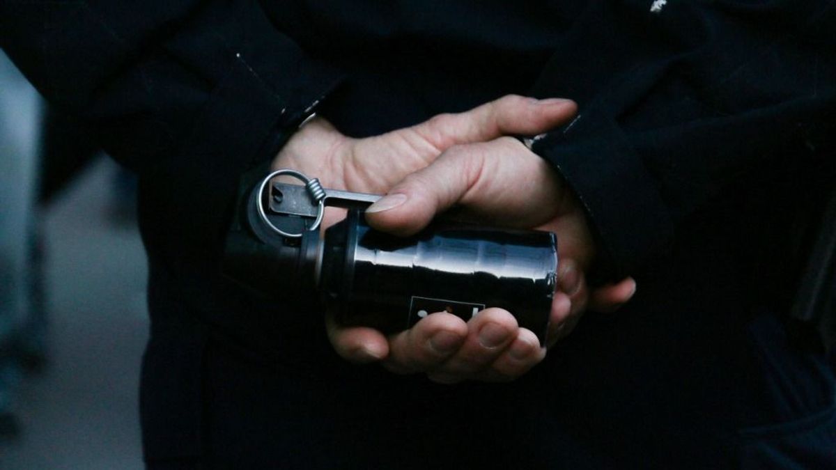 Kézigránáttal fenyegető férfi próbált túszokat ejteni egy ukrán toborzóirodában