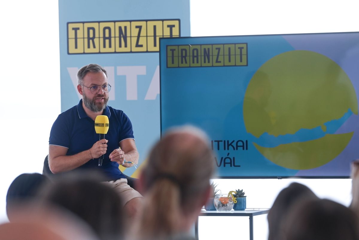 Orbán Balázs, a miniszterelnök politikai igazgatója a Kompország vagy hídország című vitán a tihanyi Tranzit fesztiválon 2025. augusztus 29-én (Fotó: MTI/Bruzák Noémi)
