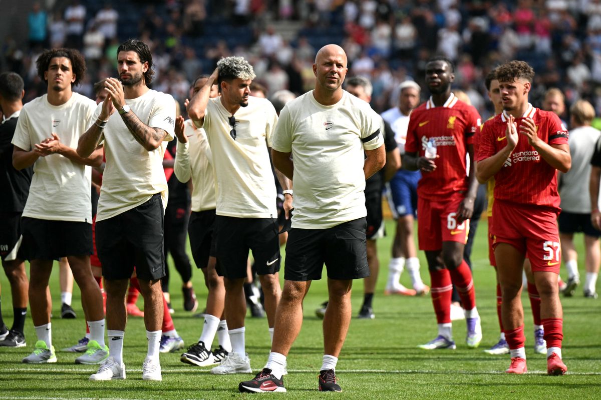 Arne Slot ismét Premier League-aranyéremig vezetné a Liverpoolt