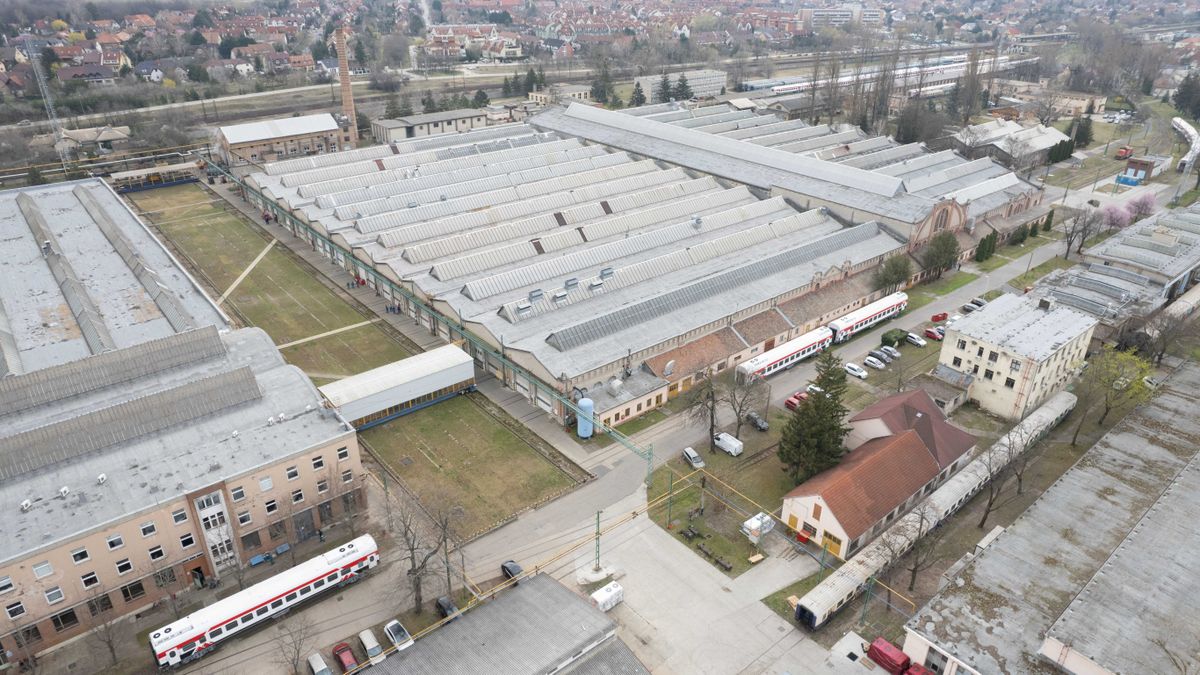 A brüsszeli szankciók miatt bajba került a Dunakeszi Járműjavító, közbelép a kormány
