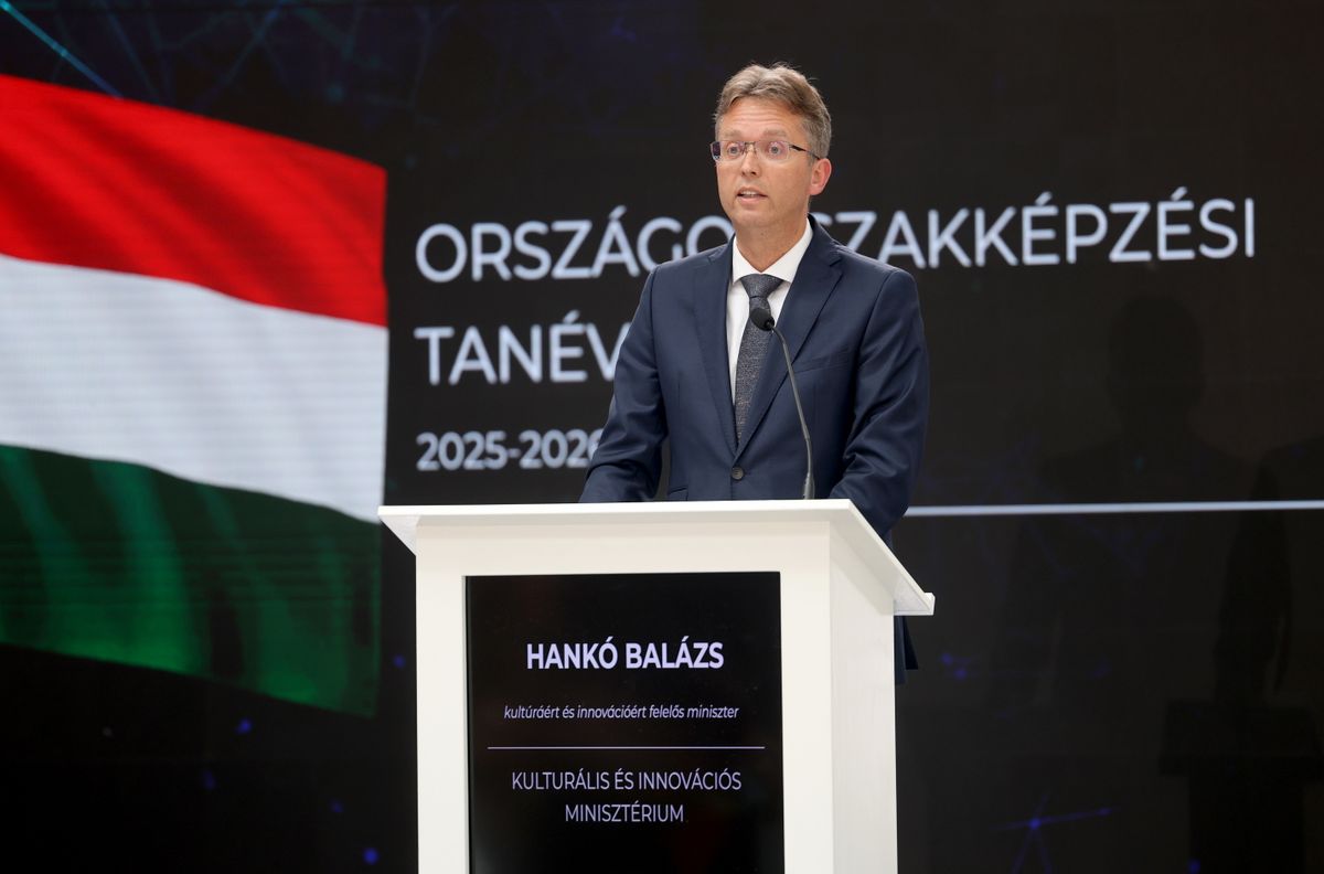 Miskolc, 2025. augusztus 29.
Hankó Balázs, kultúráért és innovációért felelős miniszter beszédet mond az Országos Szakképzési Tanévnyitón Miskolcon 2025. augusztus 29-én.
MTI/Vajda János