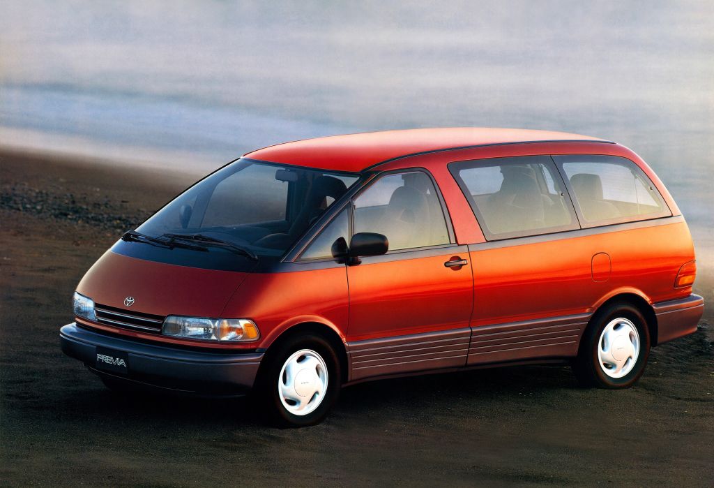 Toyota Previa története