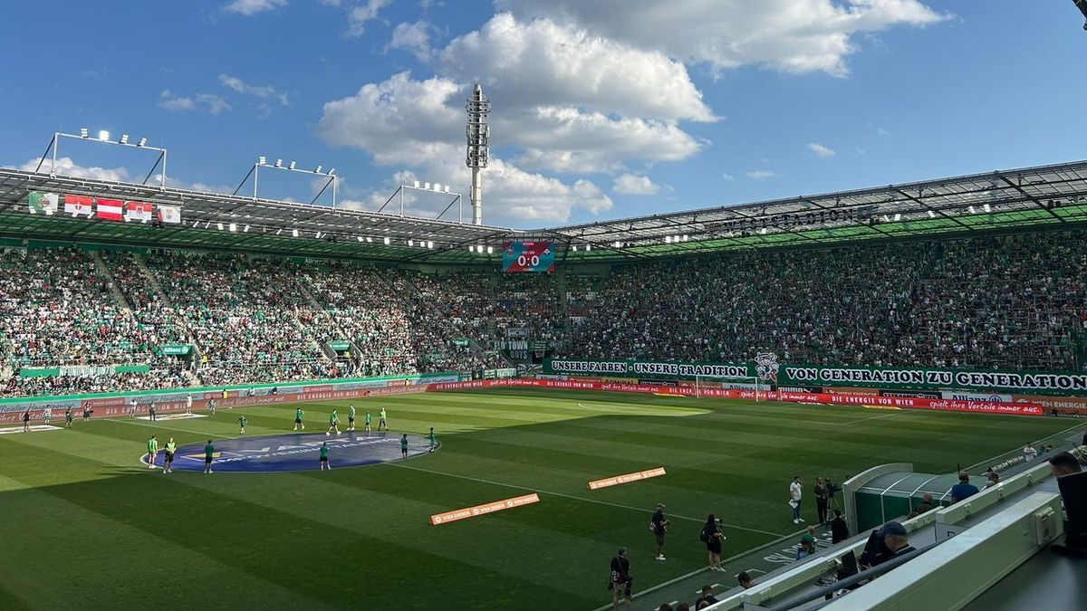 A Rapid Wien otthona, a 28 ezer férőhelyes Allianz Stadion F