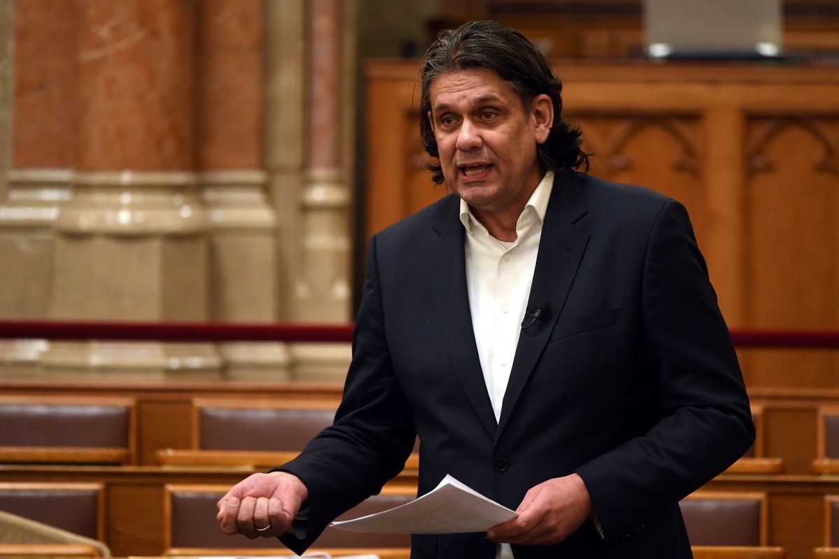 Deutsch Tamás, a Fidesz európai parlamenti képviselője felszólal a közélet átláthatóságáról szóló törvényjavaslat általános vitájában az Országgyűlés plenáris ülésén 2025. május 20-án (Fotó: MTI/Kovács Attila)