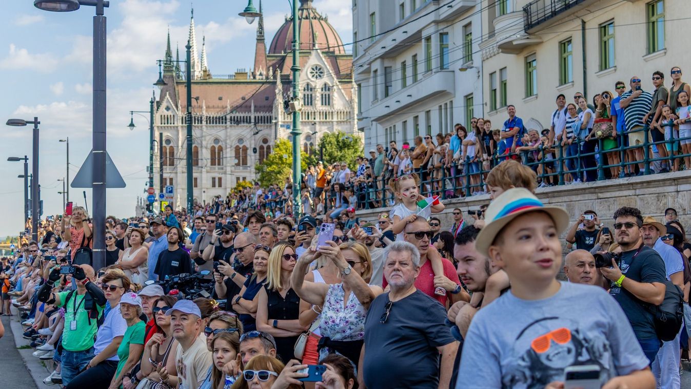 Légi parádé Augusztus 20. 
Csudai Sándor