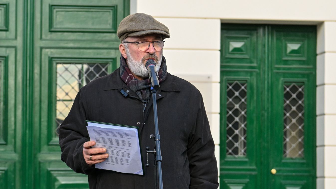 PIKÓ András

MTI/MTVA/MTVA - Médiaszolgáltatás-támogató és Vagyonkezelõ Alap
Illyés Tibor