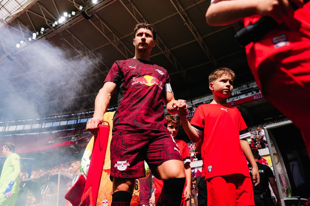 Willi Orbán az első félidőben, Gulácsi Péter a másodikban volt az RB Leipzig csapatkapitánya