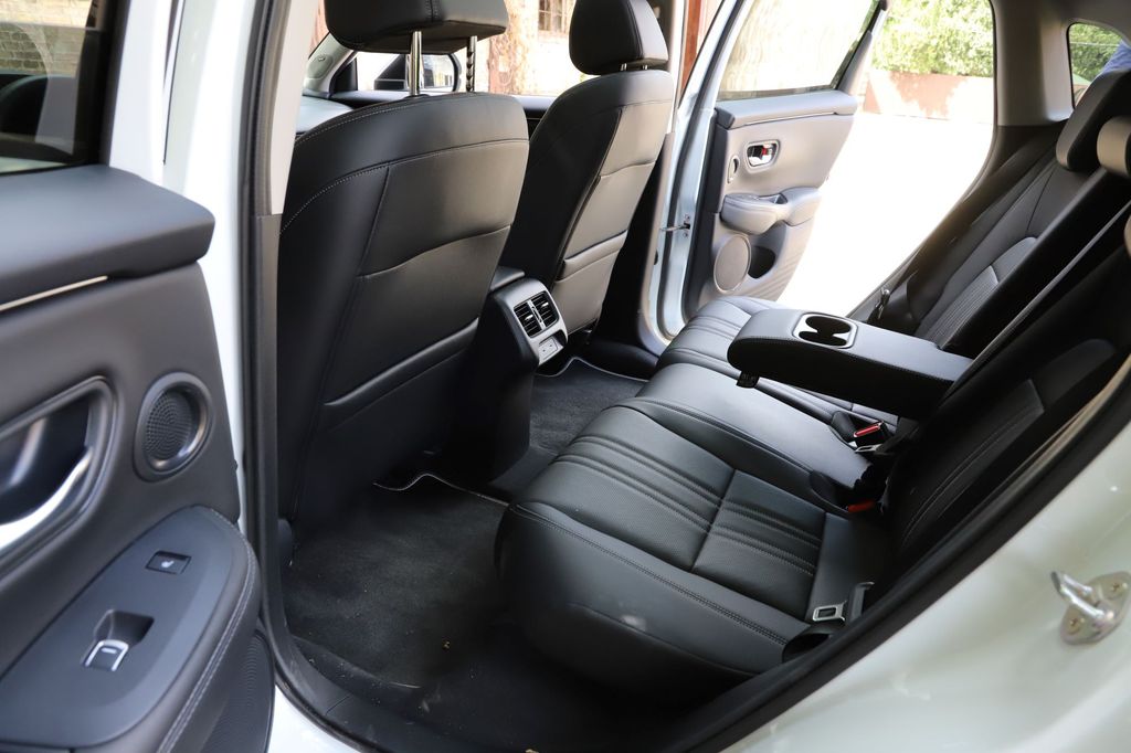 Honda Civic e:HEV - Honda ZR-V e:HEV összehasonlítás