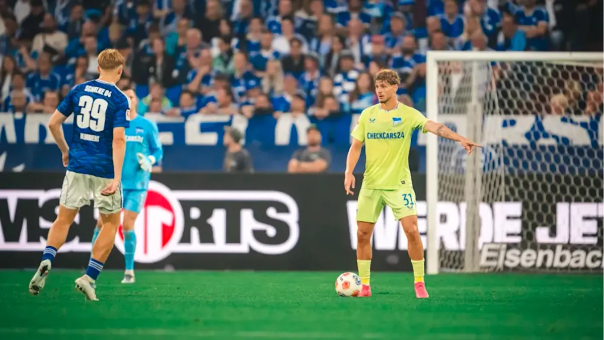 Dárdai Márton még az első félidőben combsérülést szenvedett a Schalke elleni idénynyitón