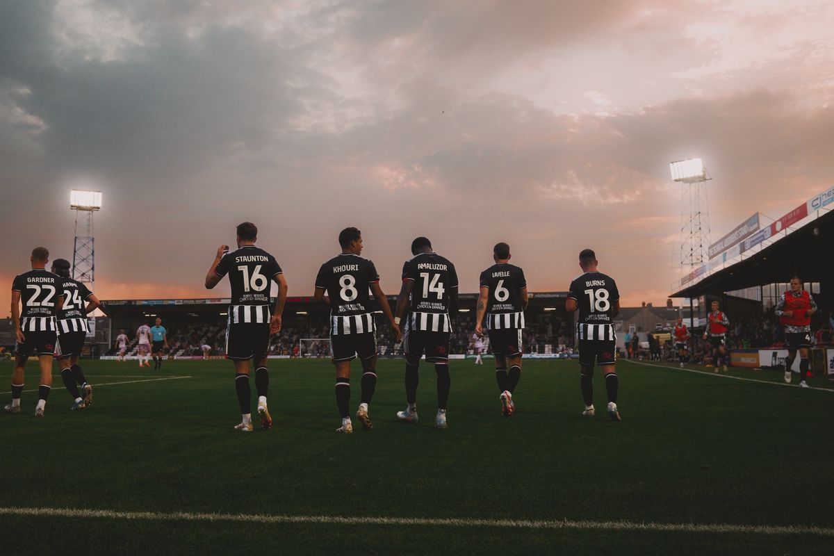 A negyedosztályú Grimsby Town, Turi Géza Dáviddal a Manchester United ellen készülhet