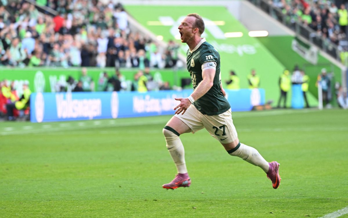 Extázisban a Wolfsburg játékosai, a 99. percben szerezték a harmadik góljukat