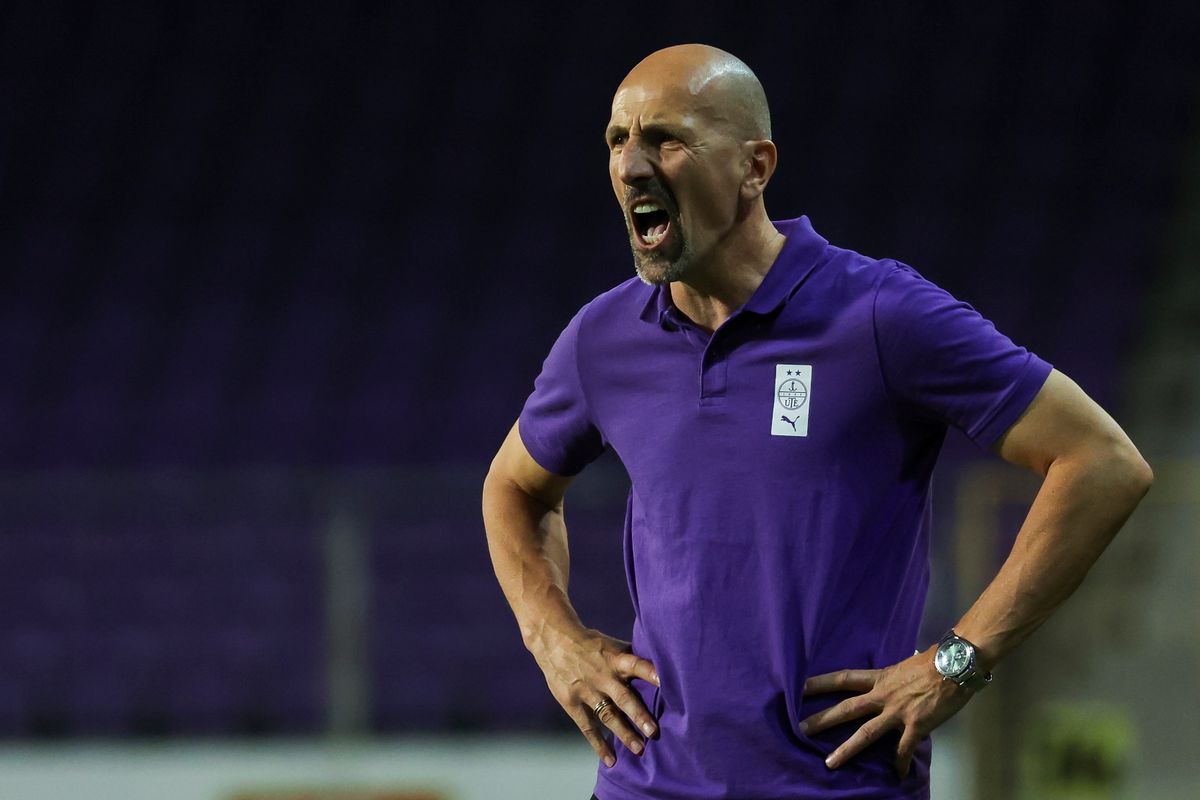 Az Újpest vezetőedzője, Damir Krznar nem lehet elégedett csapata teljesítményével