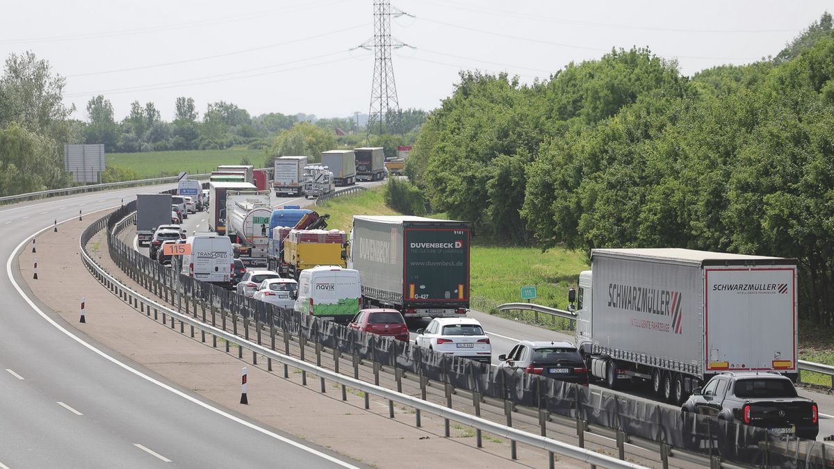 Lezárták az M7-es autópályát Agárdnál