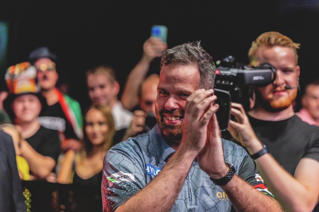 Elkezdődött a háromnapos darts-őrület az MVM Dome-ban