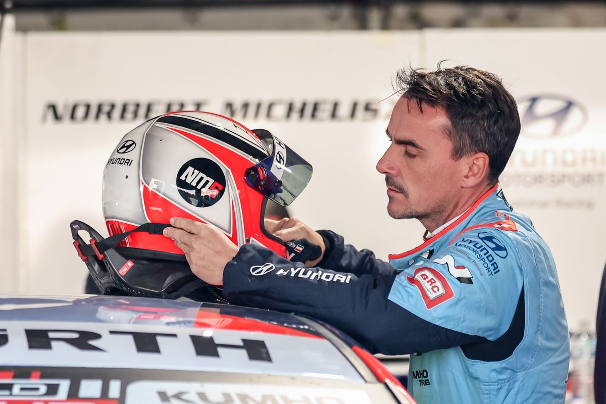 Michelisz Norbert futamgyőzelmet aratott Ausztráliában