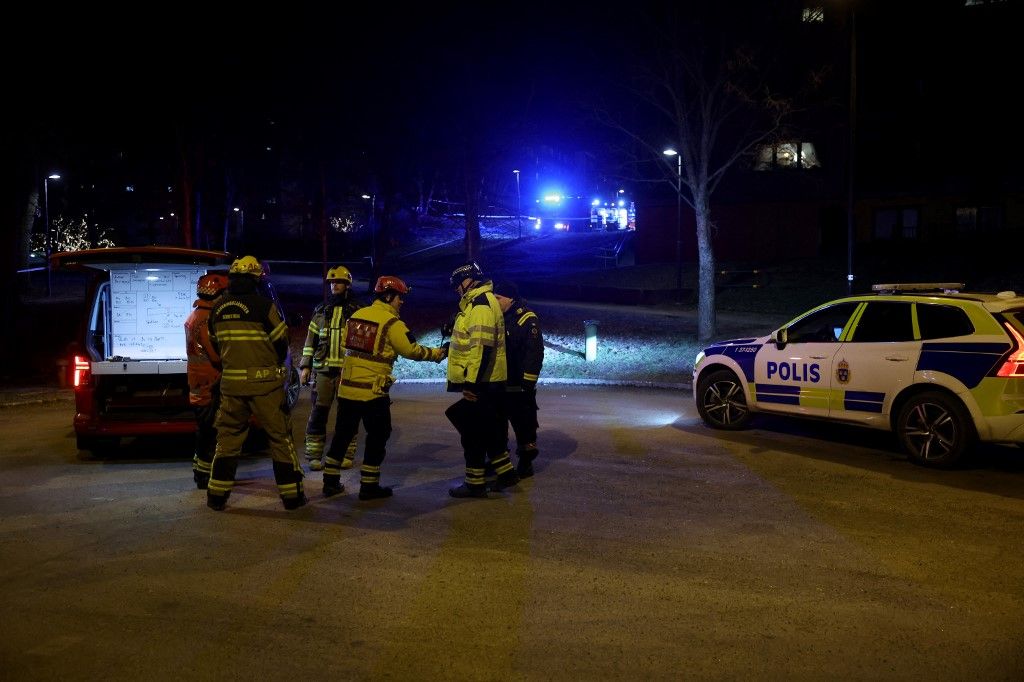 The emergency services have been alerted to an explosion and a fire in an apartment building in Fittja, south of Stockholm, Sweden, January 19, 2023. Fifteen units are on site. Heavy smoke could be seen from the building. Stockholm has been hit by a series of shootings and explosions since Christmas. The police believe that many of the incidents are related to disputes between criminal gangs.
Photo: Nils Petter Nilsson / TT / code 62260 (Photo by NILS PETTER NILSSON / TT News Agency via AFP)