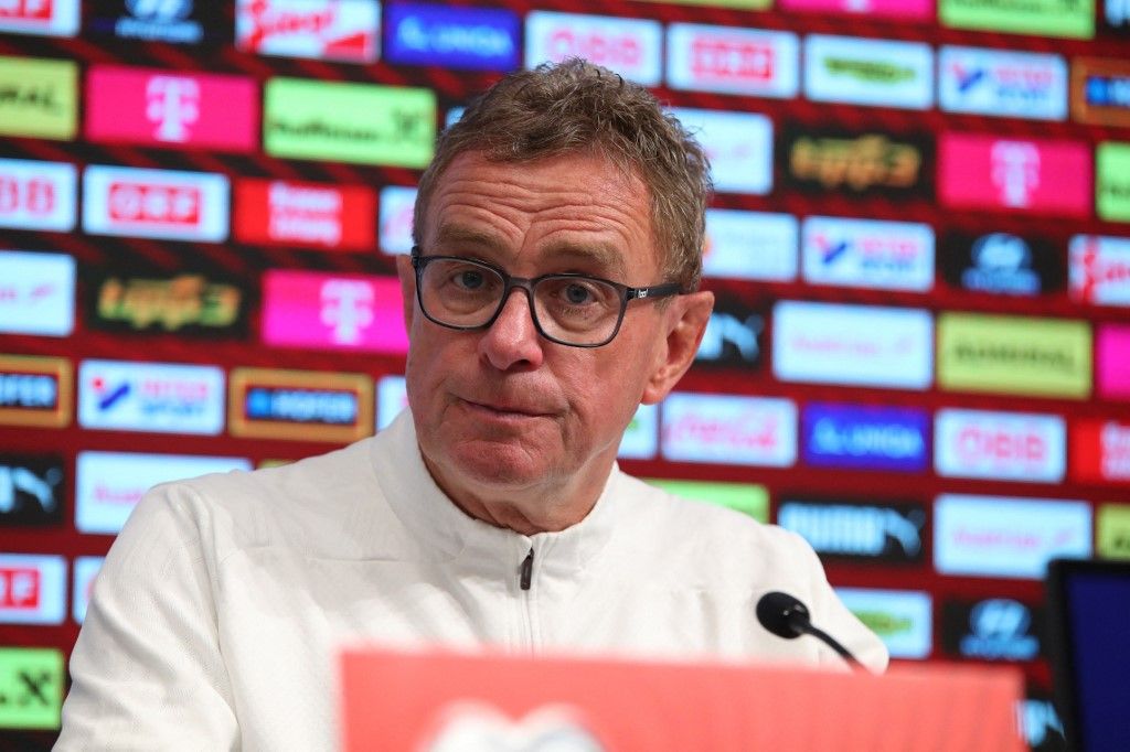 Ralf Rangnick biciklivel hajtott a pályára az osztrákok vb-selejtezőjén