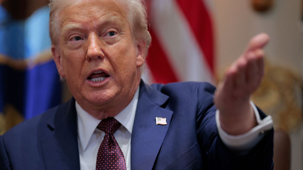 Trump határozott kijelentéseket tett az oltásokról