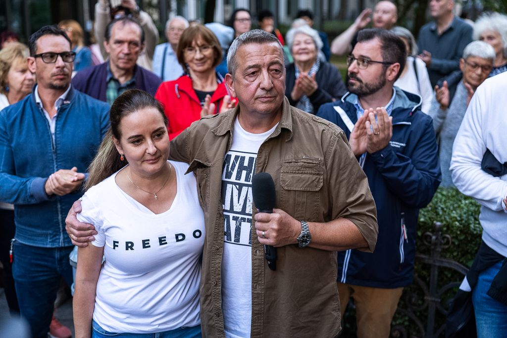 Bayer Zsolt csendes, méltóságteljes gyertyagyújtásra hív minden jóérzésű embert szeptember 18-án, csütörtökön este hat órára a budapesti Szabadság térre, az Egyesült Államok nagykövetsége elé. 
Charlie Kirk megemlékezés