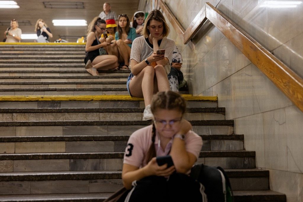 Az orosz drónok miatt sok diák három órára a metróaluljárókban ragadt