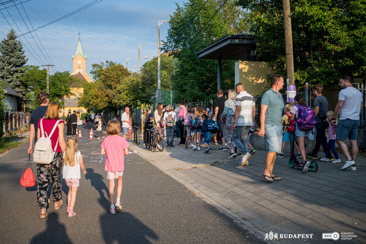 Az Iskolautca-program célja, hogy biztonságosabb legyen az intézmények közvetlen környezete (Forrás: Facebook)