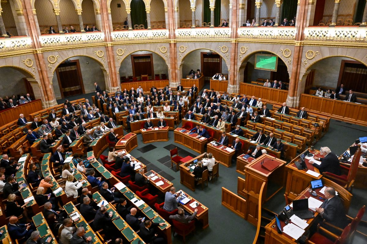 Budapest, 2025. szeptember 22.
A képviselők szavaznak az Országgyűlés plenáris ülésén 2025. szeptember 22-én.
MTI/Hegedüs Róbert