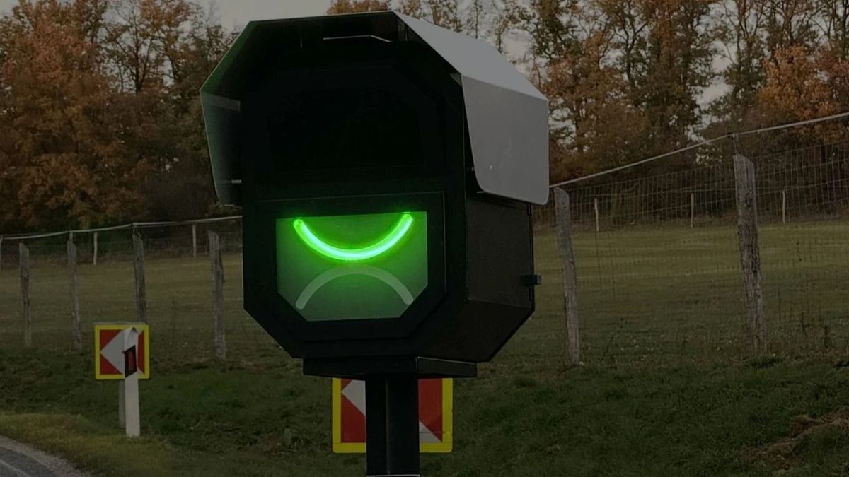 Tényleg bírságolnak gyorshajtásért a magyar smiley-s traffipaxok?