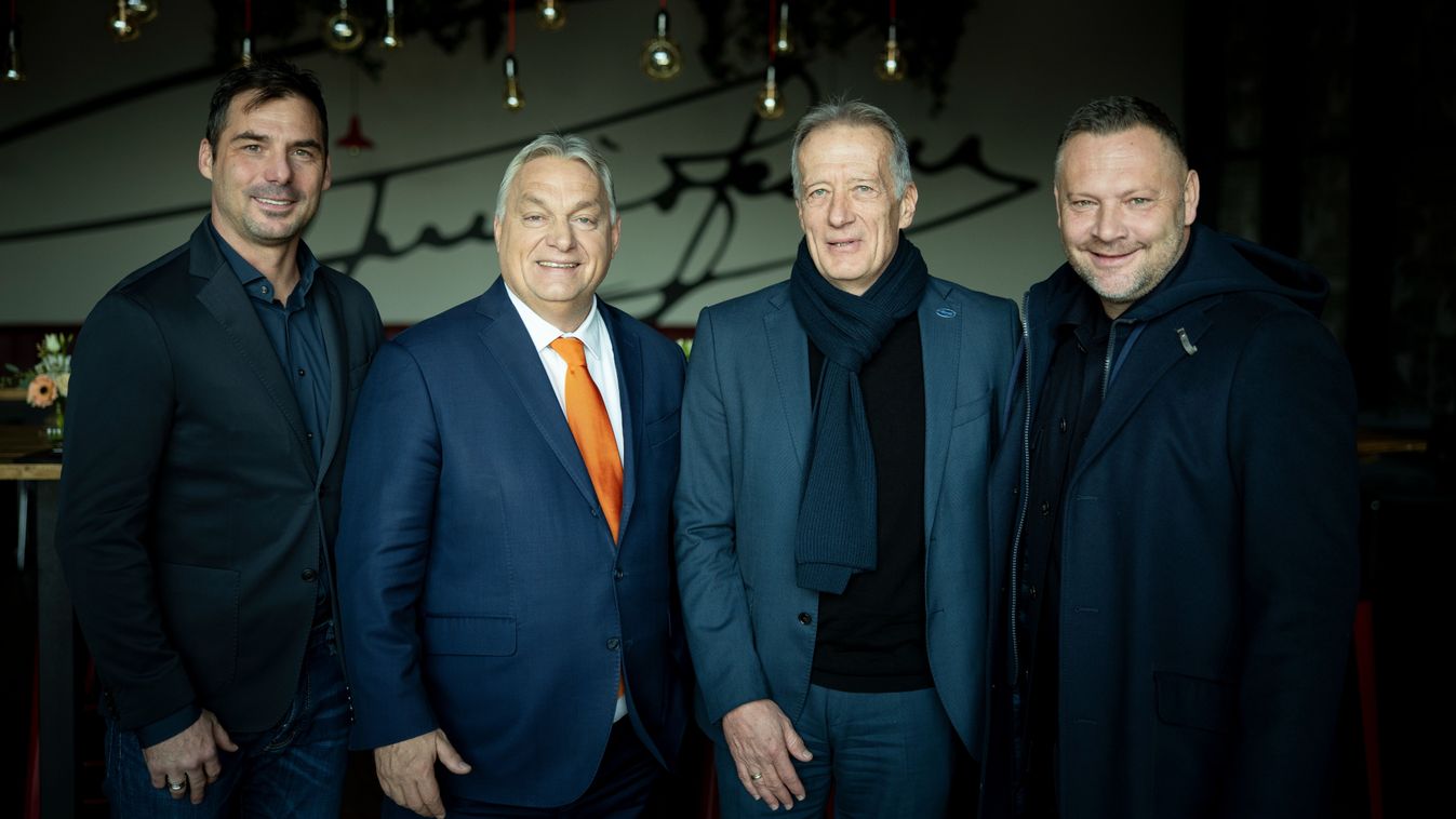 Bozsik Péter
Budapest, 2024. november 25.
A Miniszterelnöki Sajtóiroda által közreadott képen Orbán Viktor miniszterelnök (b2), Lőw Zsolt, volt válogatott labdarúgó, edző (b), Bozsik Péter, a magyar válogatott volt szövetségi kapitánya, az Aranycsapat Tes