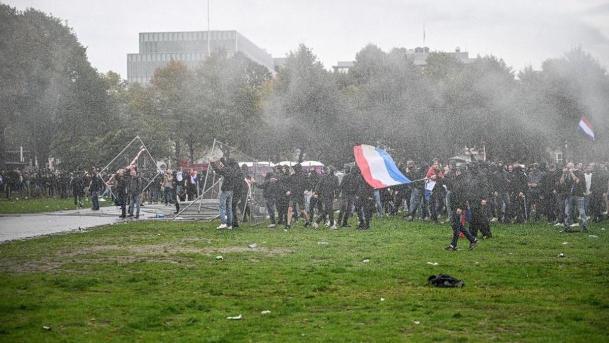 Hollandiában elszabadult a pokol a migrációs tüntetéseken