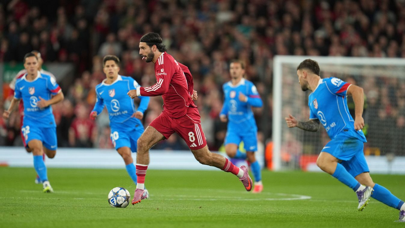 Szoboszlai Dominik
Liverpool, 2025. szeptember 17.
Szoboszlai Dominik, a Liverpool játékosa (k) a labdarúgó Bajnokok Ligája alapszakaszának első fordulójában játszott Liverpool-Atlético Madrid mérkőzésen a liverpooli Anfield Road-i Stadionban 2025. szepte