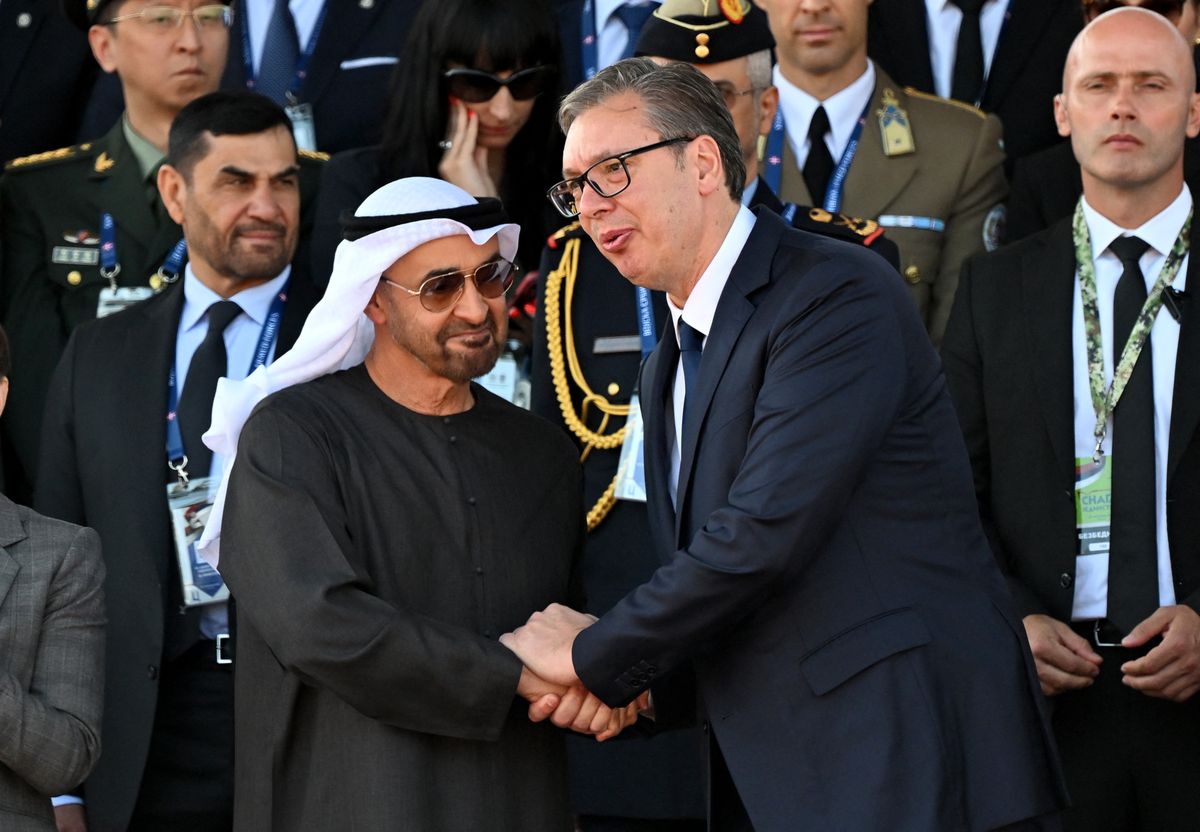 Vucsics elmondta, hogy a nyugati nagykövetségek orosz vendégtől rettegtek, miközben a parádé díszvendége Mohamed bin Zajed al Nahjan arab államfő volt.