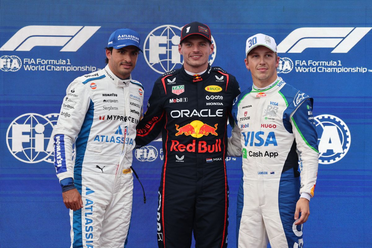 Carlos Sainz, Max Verstappen és Liam Lawson az azeri időmérő után 