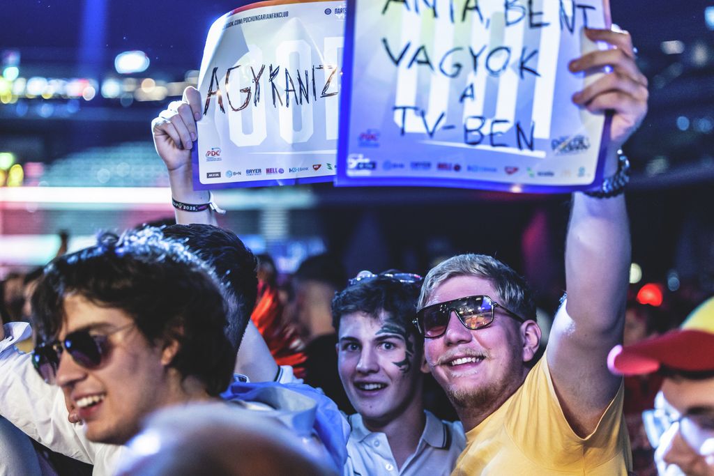 Elkezdődött a háromnapos darts-őrület az MVM Dome-ban