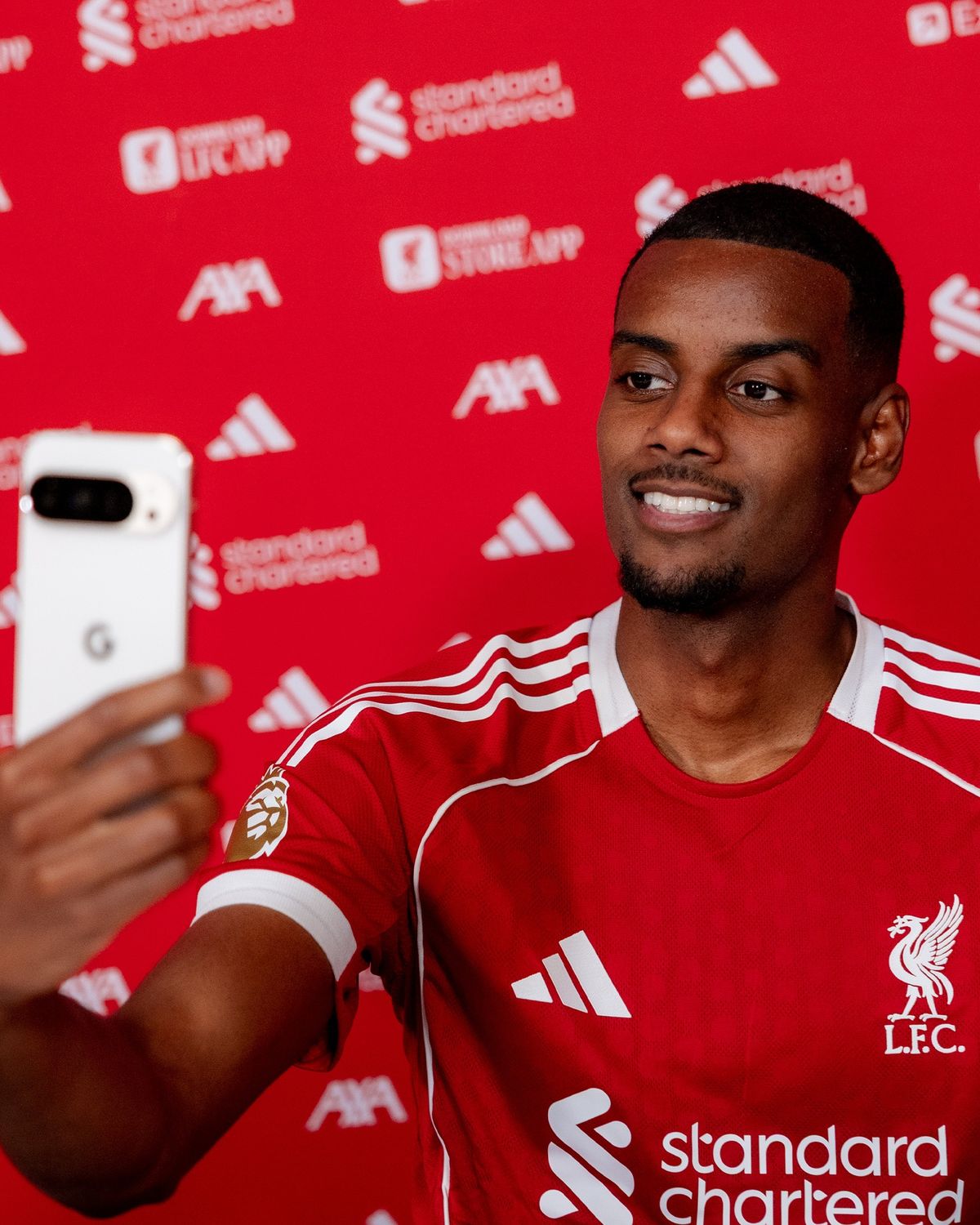 A nyár legdrágább átigazolása a „Szuperliga" résztvevő Liverpoolhoz és Alexander Isakhoz köthető