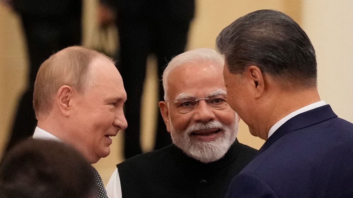 Kína, India és Oroszország együtt léptek színre