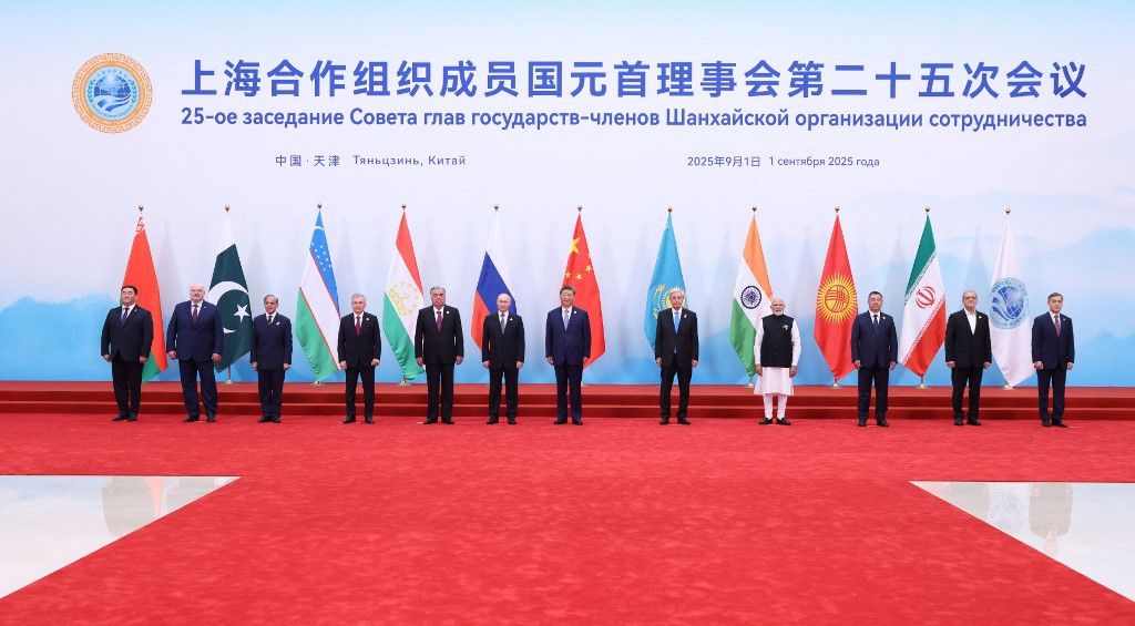 (250901) -- TIANJIN, Sept. 1, 2025 (Xinhua) -- Chinese President Xi Jinping poses for a group photo with other leaders and representatives attending the 25th Meeting of the Council of Heads of State of the Shanghai Cooperation Organization (SCO) in Tianjin, north China, Sept. 1, 2025. Xi chaired the meeting and delivered a speech titled "Staying True to SCO Founding Mission And Ushering in a Better Future." (Xinhua/Huang Jingwen) (Photo by Huang Jingwen / Xinhua via AFP)