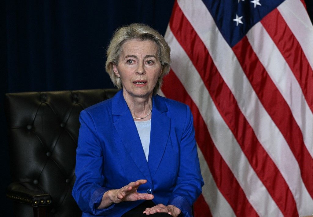 Nevetséges Ursula von der Leyen magyarázata (Fotó: BRENDAN SMIALOWSKI / AFP)