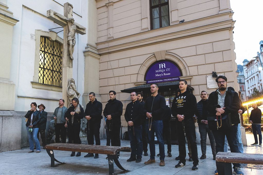 Imával űzték el Hadházyt és bandáját a ferences templomtól