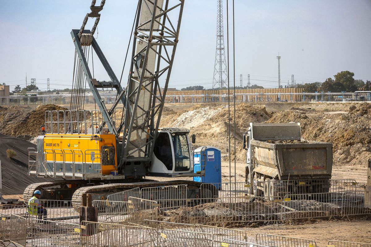 20230922 PaksPaks II. beruházási területén sajtóbejárás. A résfalazási terület, a 6. blokk talajkitermelése –5 m szintig.Fotó: Mártonfai Dénes MDTolnai Népújság MD, nukleáris