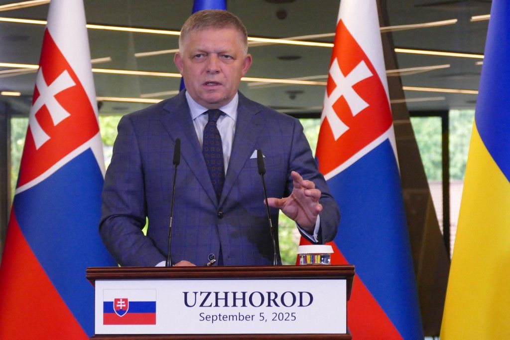 Prime Minister of the Slovak Republic Robert Fico participates in a joint briefing with President of Ukraine Volodymyr Zelenskyy following their bilateral meeting in Uzhhorod, Zakarpattia region, Ukraine, on September 5, 2025. (Photo by Yulii Zozulia/Ukrinform/NurPhoto) NO USE RUSSIA. NO USE BELARUS. (Photo by Ukrinform/NurPhoto) (Photo by Yulii Zozulia / NurPhoto via AFP)