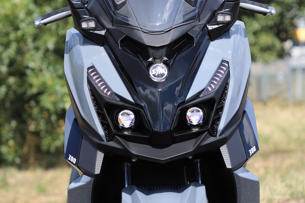 SYM 300 Cruisym teszt (2025)
