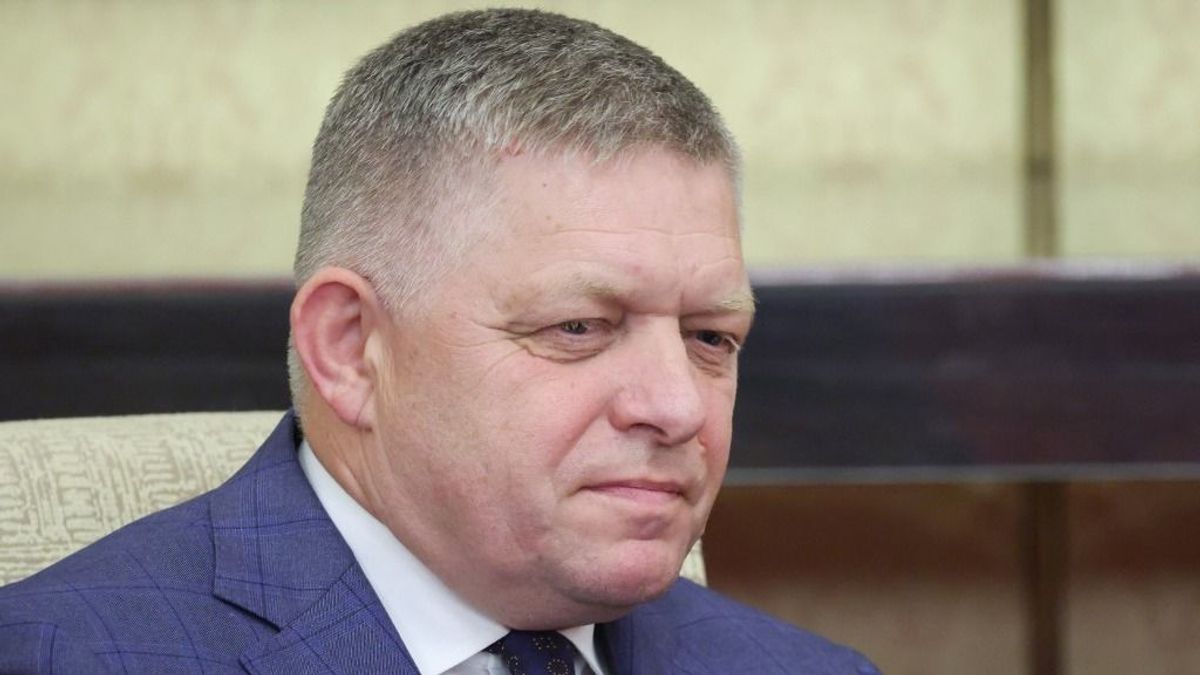 Javaslatot tett Putyin Ficónak?