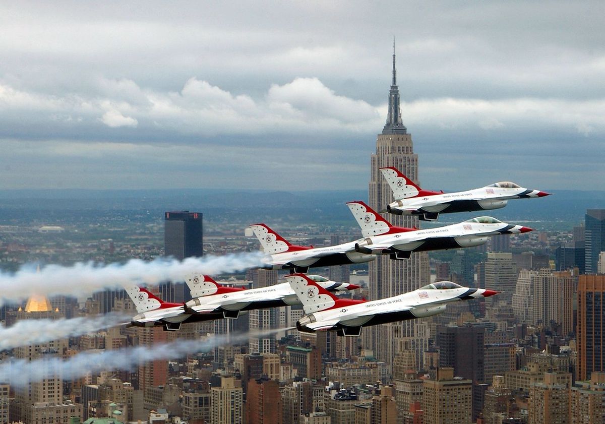 Az F-16 "Fighting Falcon" kategóriájának egyik legsokoldalúbb harci gépe